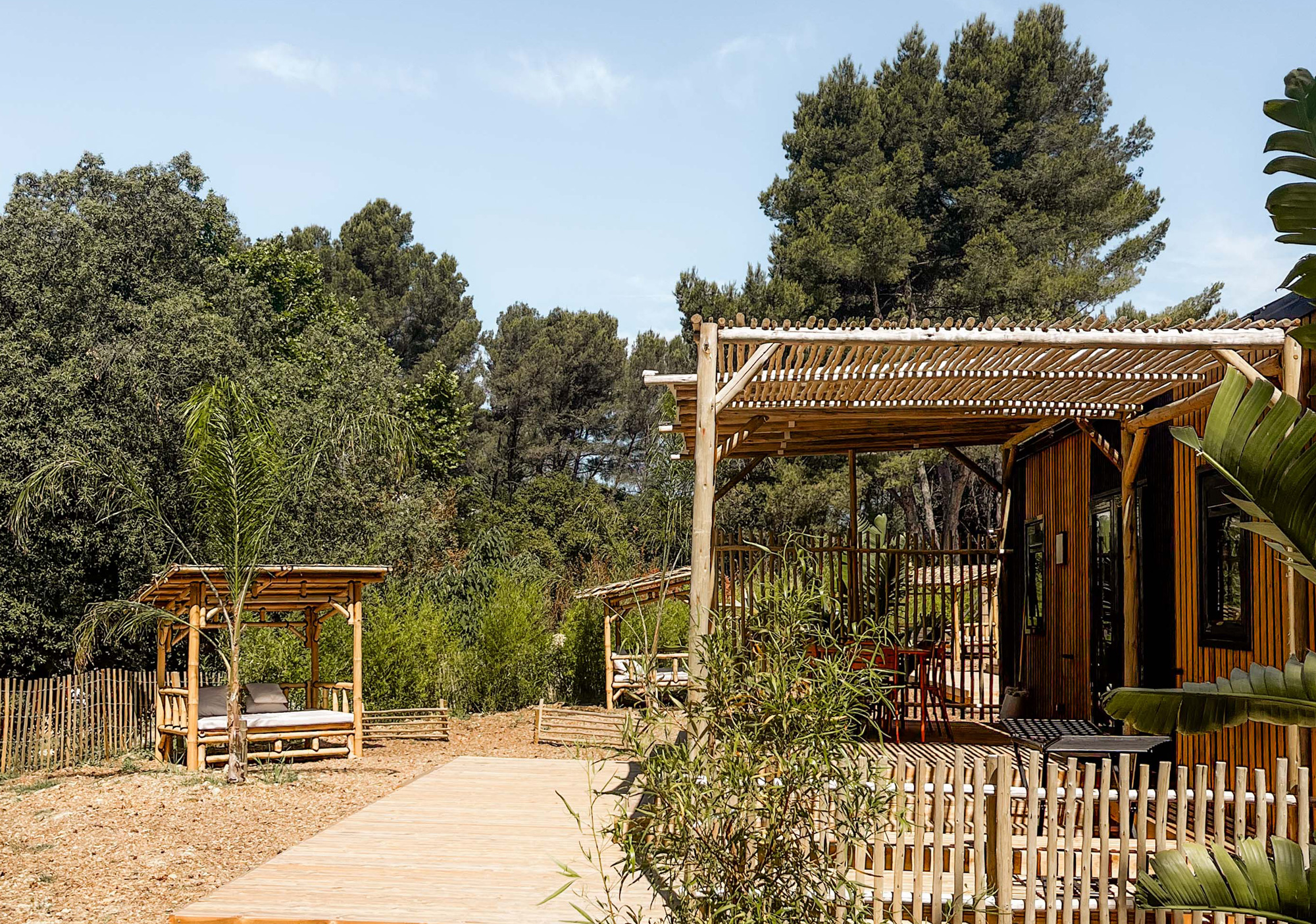 group accommodation marseille