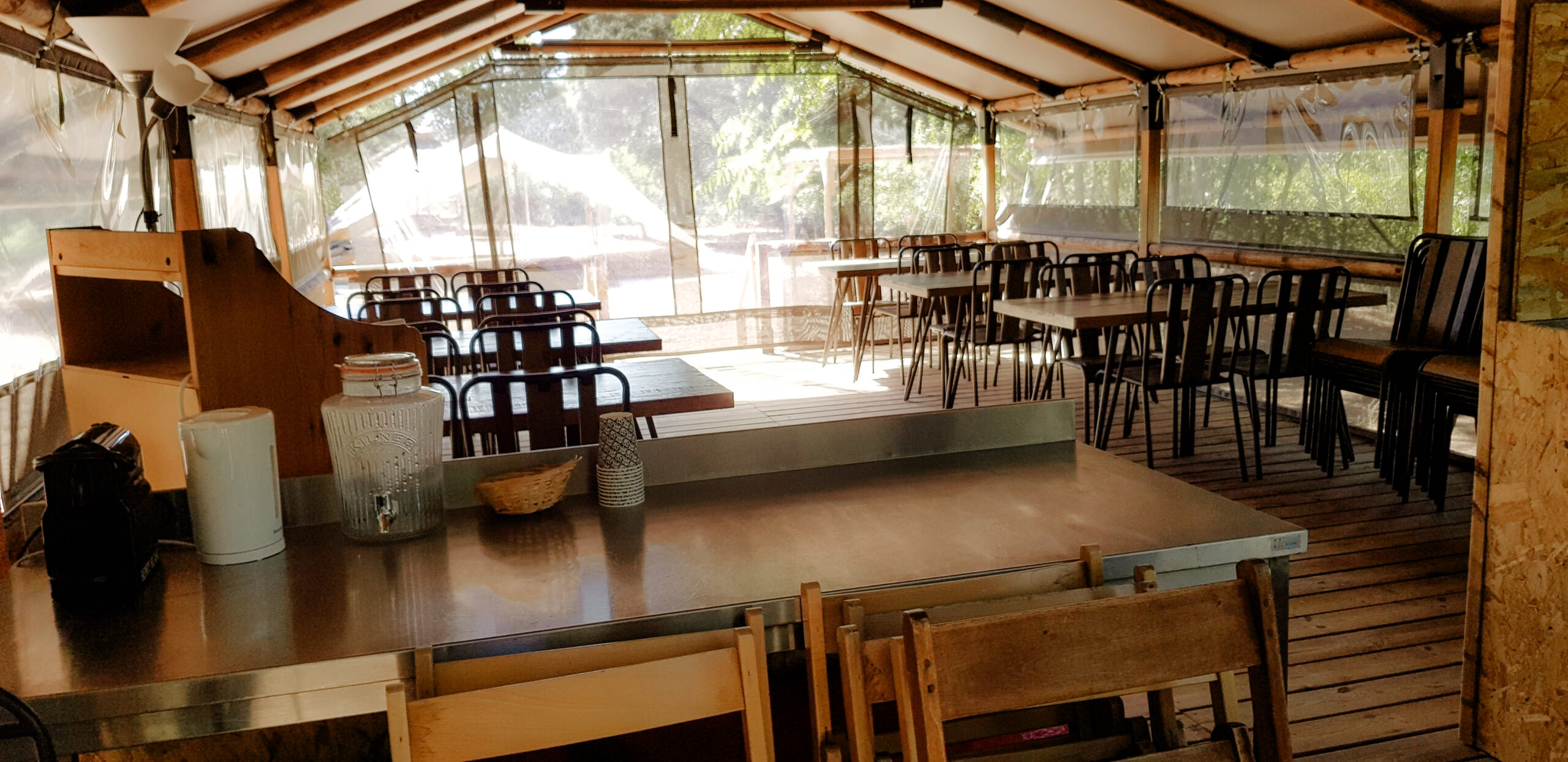 espace restauration groupe camping provence