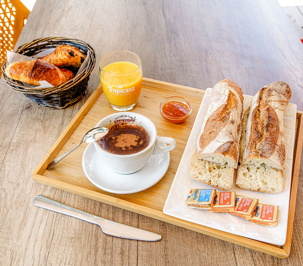 petit dejeuner camping provence